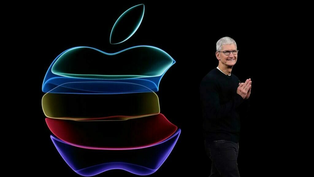 Tim Cook talks to crowd at September Apple Event 2022
