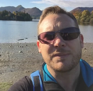 Luke Harris business mobiles testimonial selfie