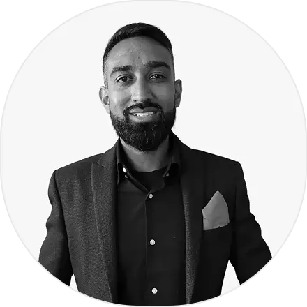 Headshot of Business Mobiles.com sales consultant, Rishi